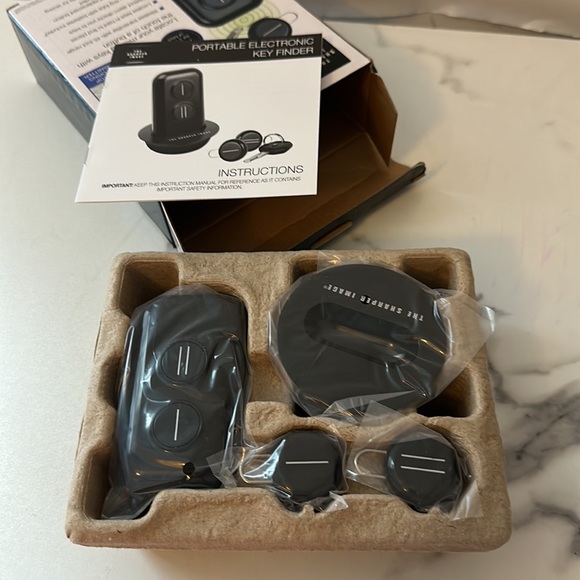NEW- The Sharper Image portable key finder - Picture 9 of 12